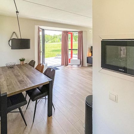 Stunning Home In Ewijk With Kitchen Exterior foto
